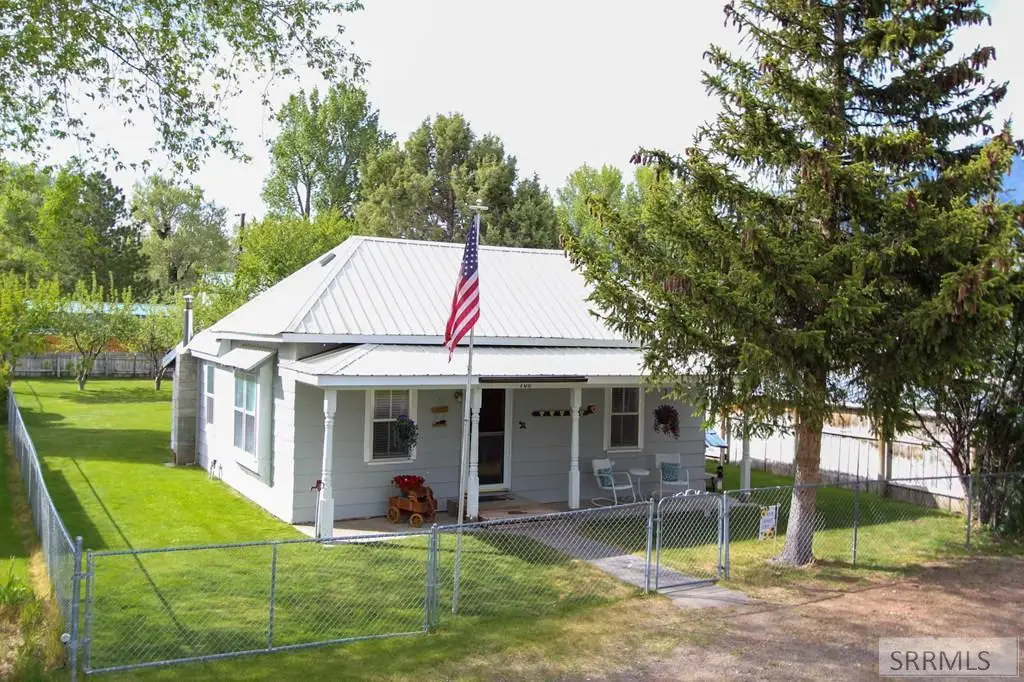 706 Park Avenue, Mackay, ID 83251 - #1