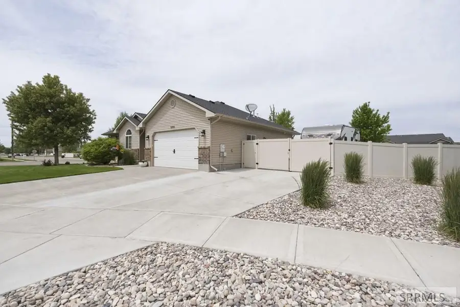 5343 Barton Court, Ammon, ID 83406 - #2