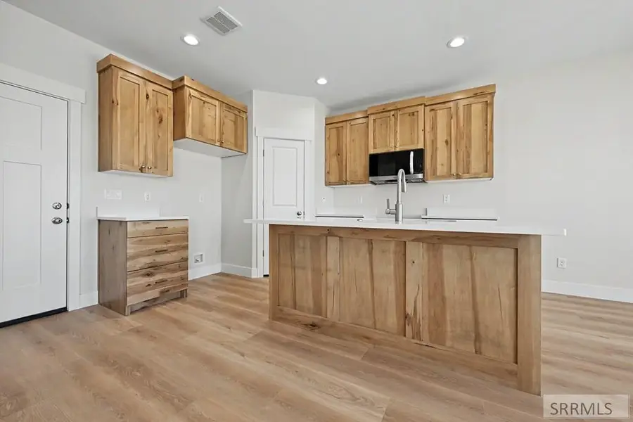 977 Montezuma St, Idaho Falls, ID 83402 - #3