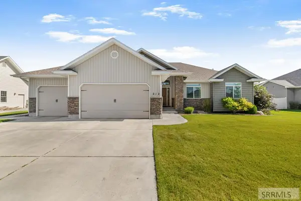 212 Calistoga Drive, IDAHO FALLS, ID 83404