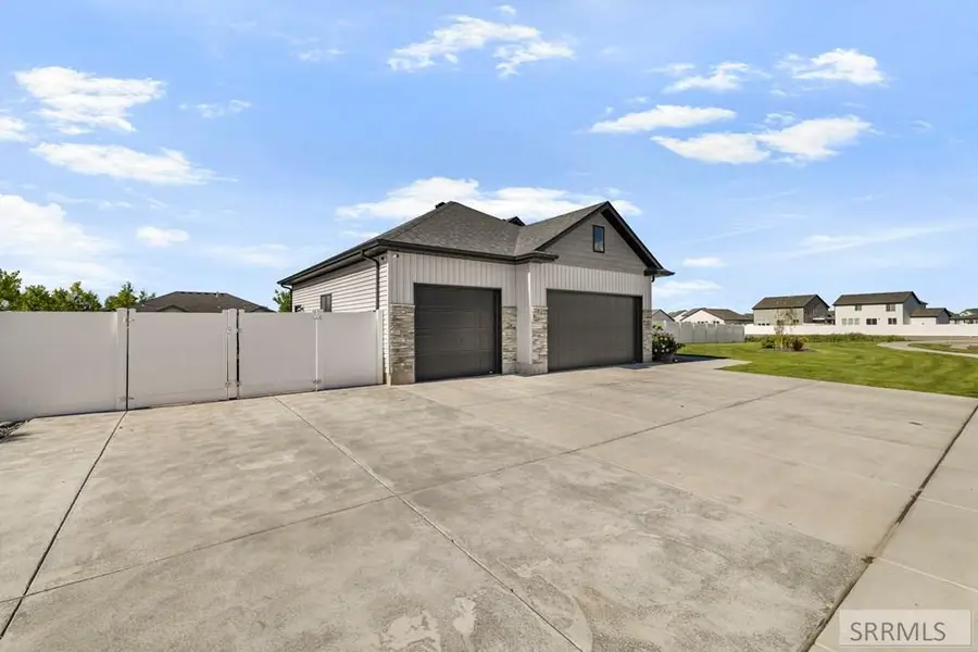 3042 Lin Road, Idaho Falls, ID 83401 - #3