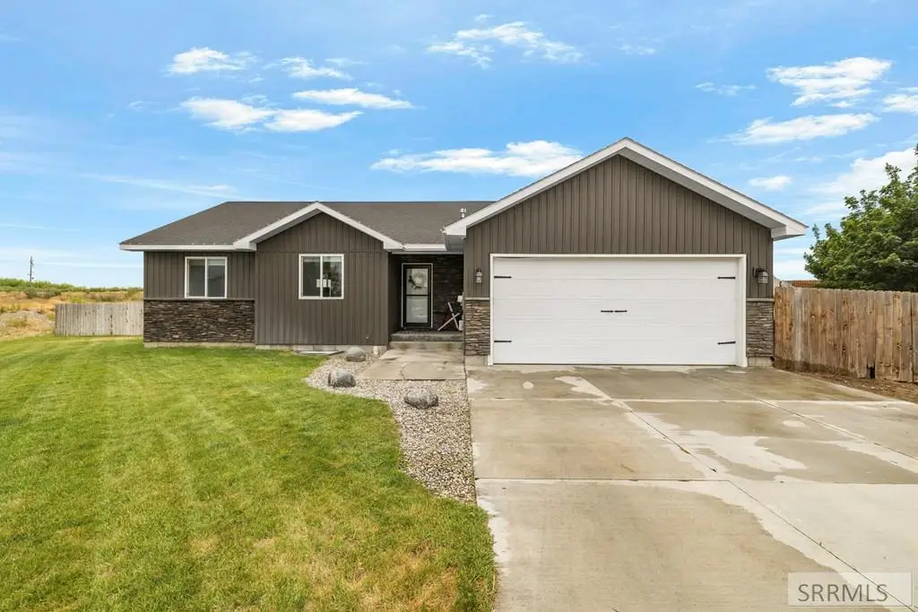 425 Oak Street, Shelley, ID 83274 - #1