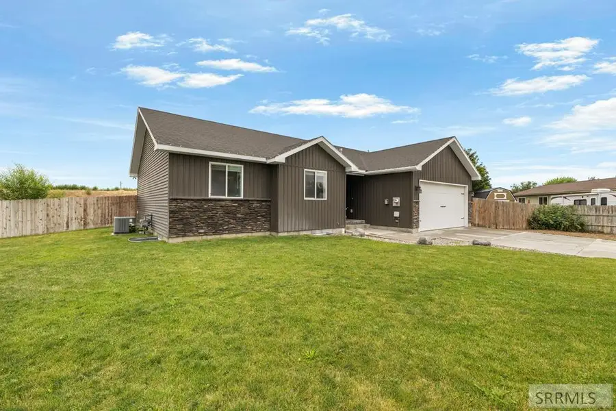 425 Oak Street, Shelley, ID 83274 - #2