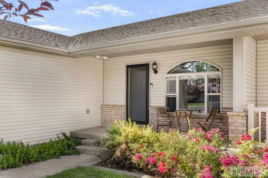 3881 Clearfield Lane, Ammon, ID 83406 - #2