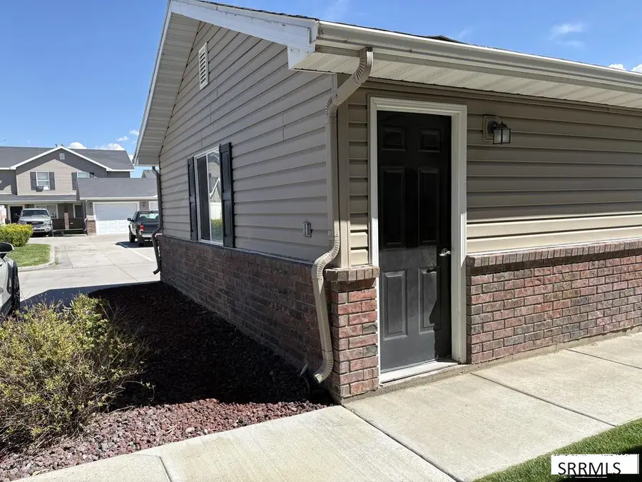 418 Pheasant Ridge Drive #B, Chubbuck, ID 83202 - #2