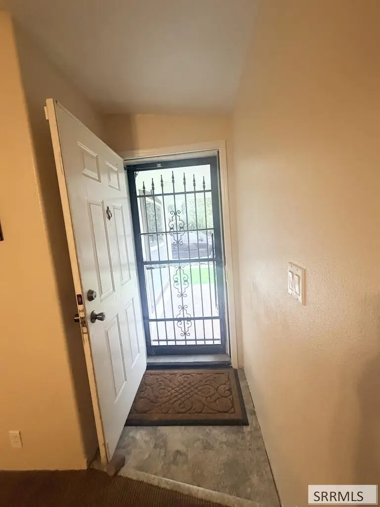 219 524 W, Blackfoot, ID 83221 - #2
