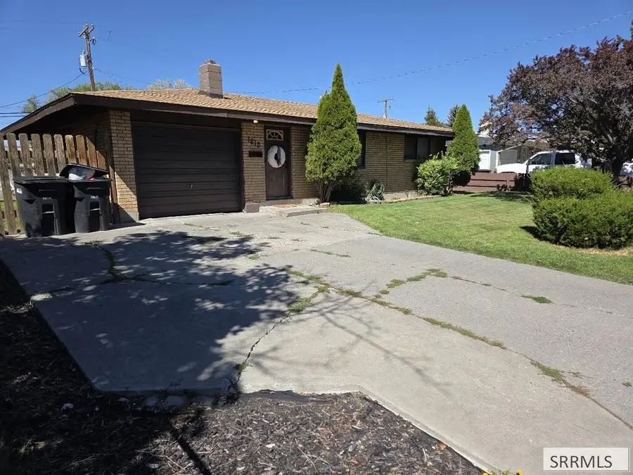1810 Falcon Drive, Ammon, ID 83406 - #2