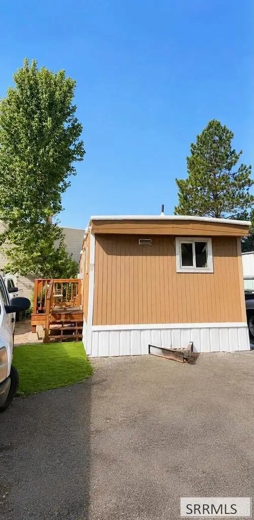 3570 Yellowstone Hwy, IDAHO FALLS, ID 83401