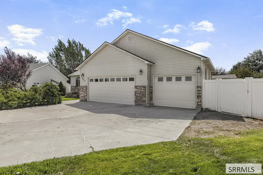 655 Dove Circle, Blackfoot, ID 83221 - #2