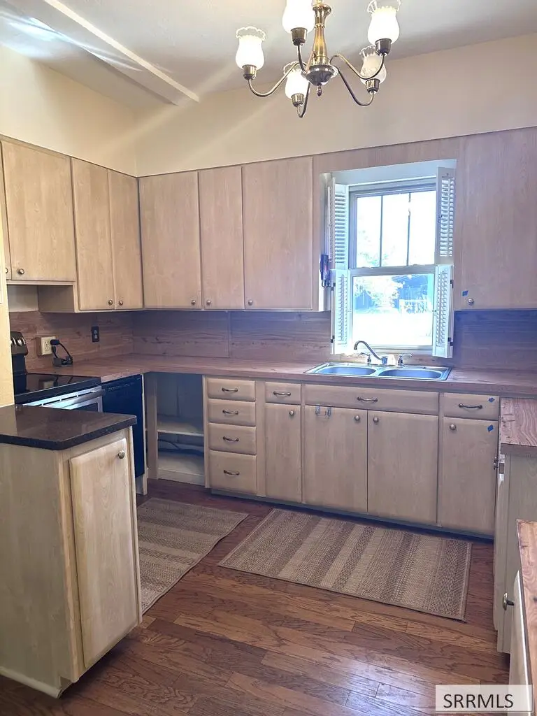 394 19th Street, Idaho Falls, ID 83402 - #2