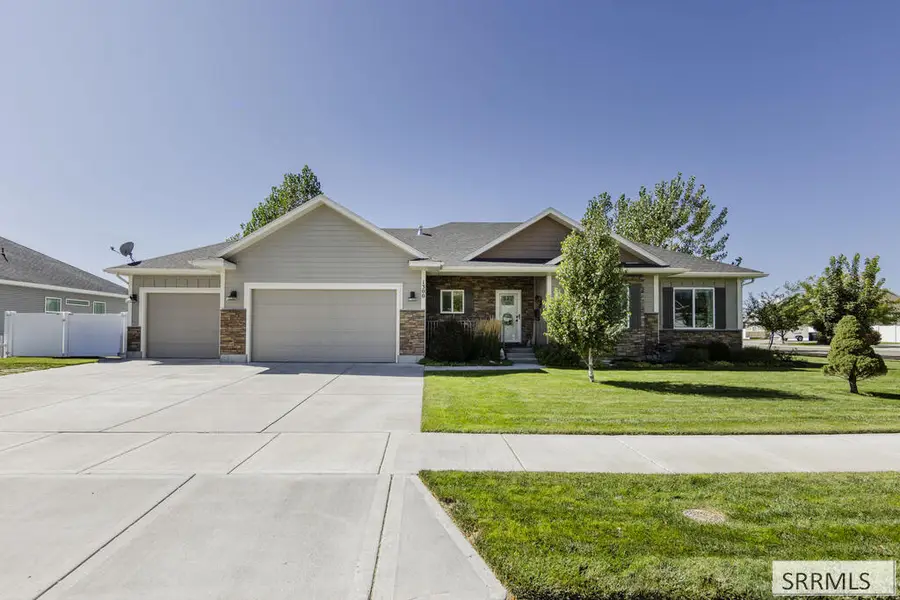 1300 Red Robin Avenue, Ammon, ID 83401 - #3