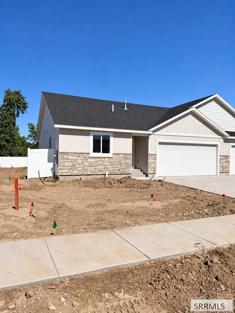 476 East River Ln, Idaho Falls, ID 83401 - #2