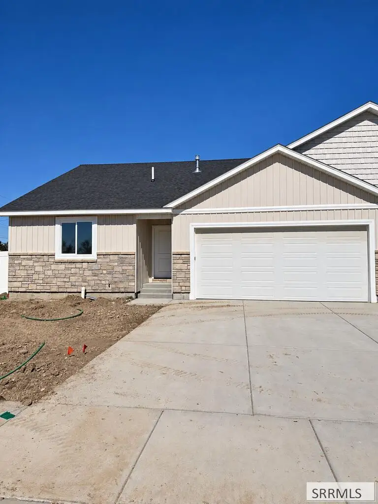 476 East River Ln, Idaho Falls, ID 83401 - #3