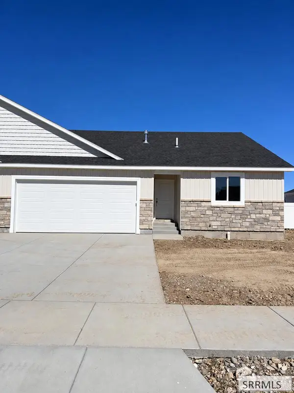 484 East River Ln, IDAHO FALLS, ID 83401