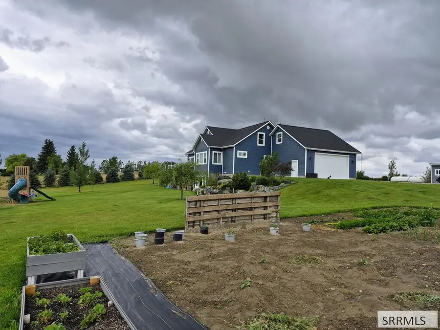 6272 W 49th S, Idaho Falls, ID 83402 - #3