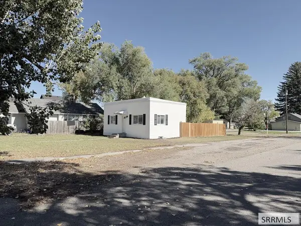 820 Shilling Avenue, BLACKFOOT, ID 83221