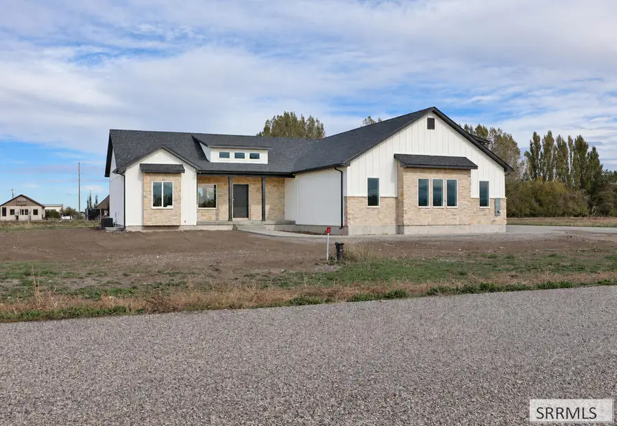1596 Highfield Ln, Rexburg, ID 83440 - #3