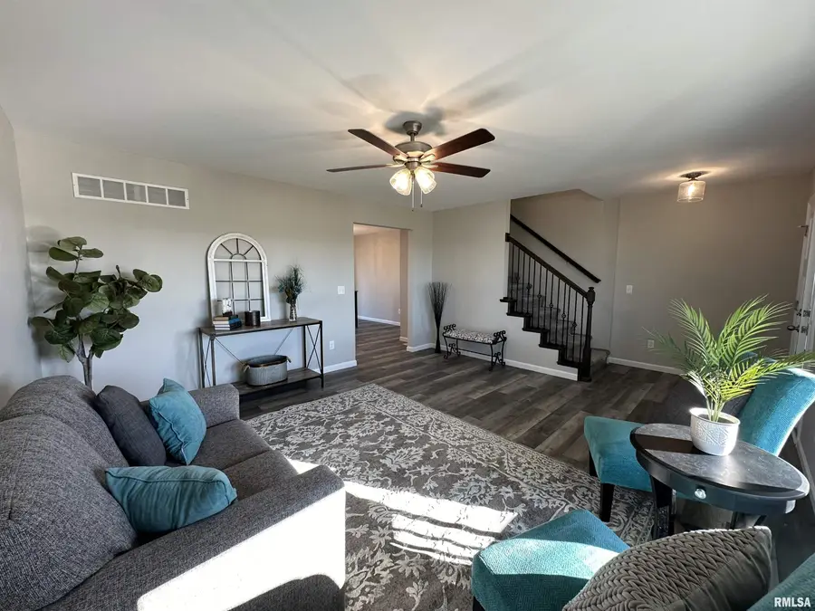 413 Hodges Court, Chatham, IL 62629 - Image #2