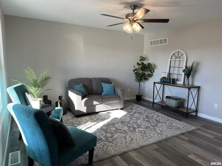 413 Hodges Court, Chatham, IL 62629 - Image #3