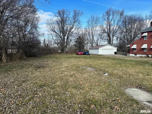 710 E Douglas Street, Jacksonville, IL 62650