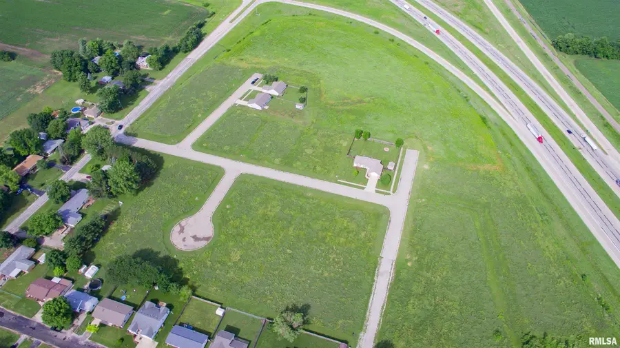 11-12 Chicory Drive, Elkhart, IL 62634 - Image #2