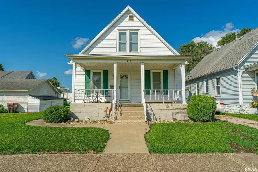216 Wyatt Avenue, Lincoln, IL 62656 - Image #2