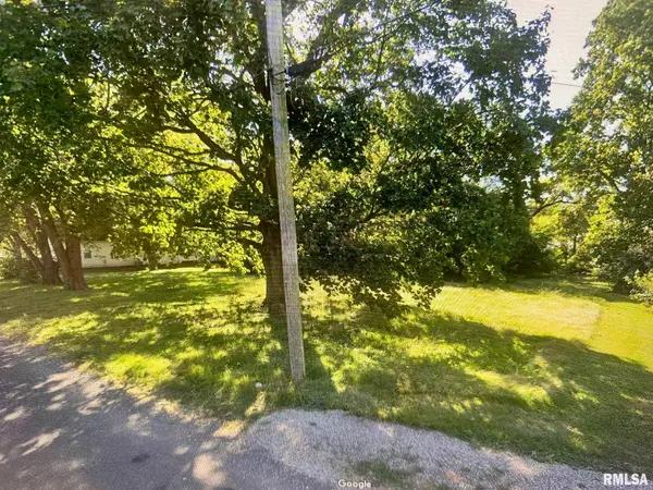 1135 Allen Avenue, Jacksonville, IL 62650