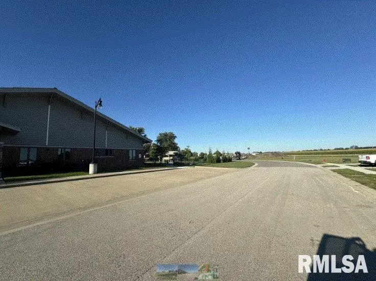 215 W Lester Street, Williamsville, IL 62693 - Image #2