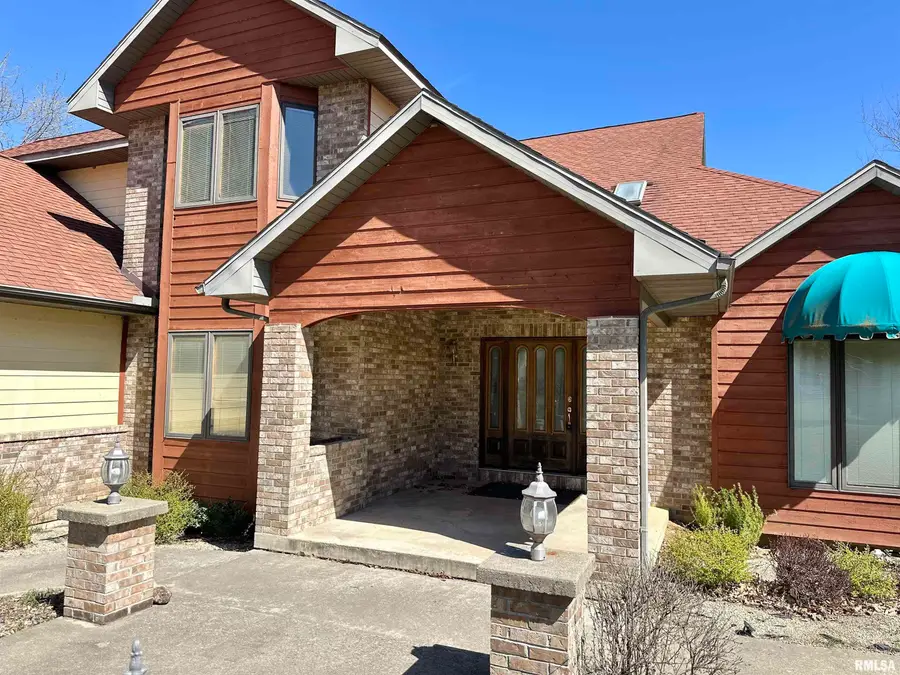 112 Lonergan Lane, Jacksonville, IL 62650 - Image #3