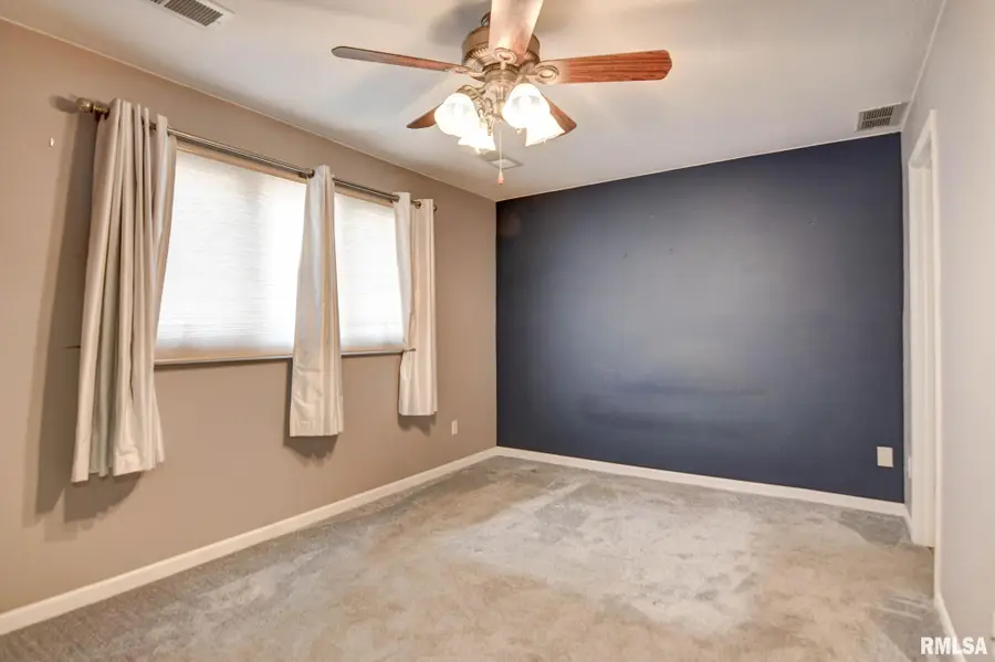 2628 S Forrest Green Drive, Decatur, IL 62521 - Image #3