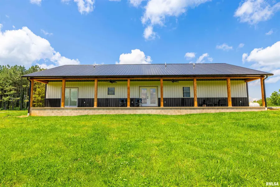 142 Oak Road, Harrisburg, IL 62946 - Image #3