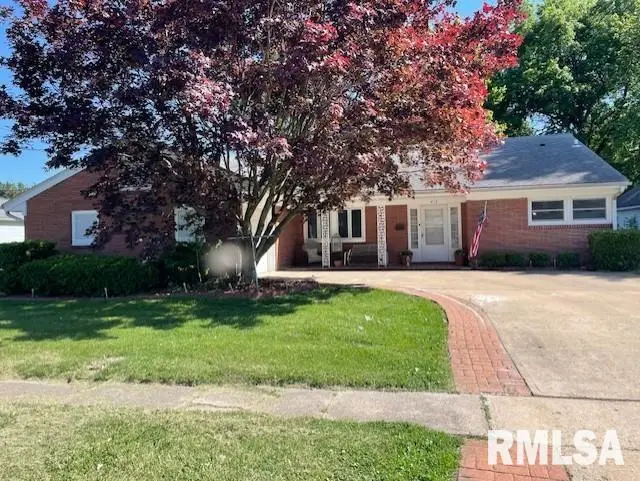 413 W Grant Street, Pittsfield, IL 62363 - Image #1