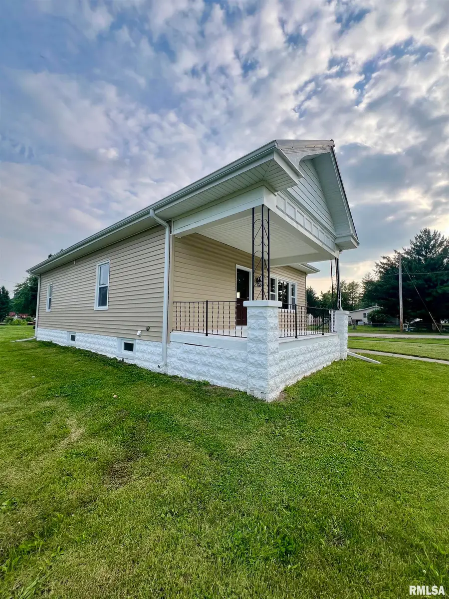 111 W Prairie Street, Camp Point, IL 62320 - Image #2