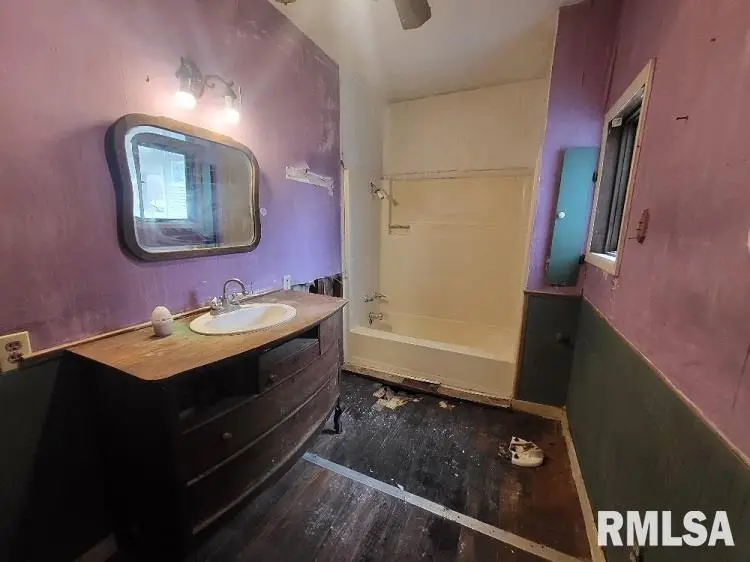 523 Church Street, Cameron, IL 61423 - Image #2