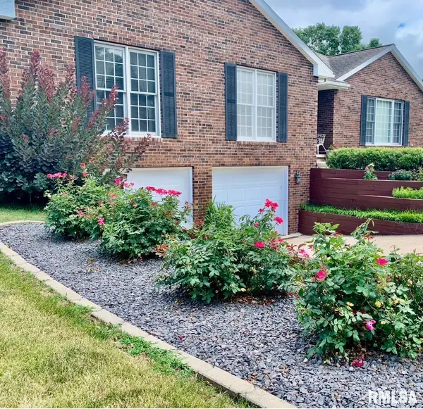 4 Hamilton Drive, Jacksonville, IL 62650