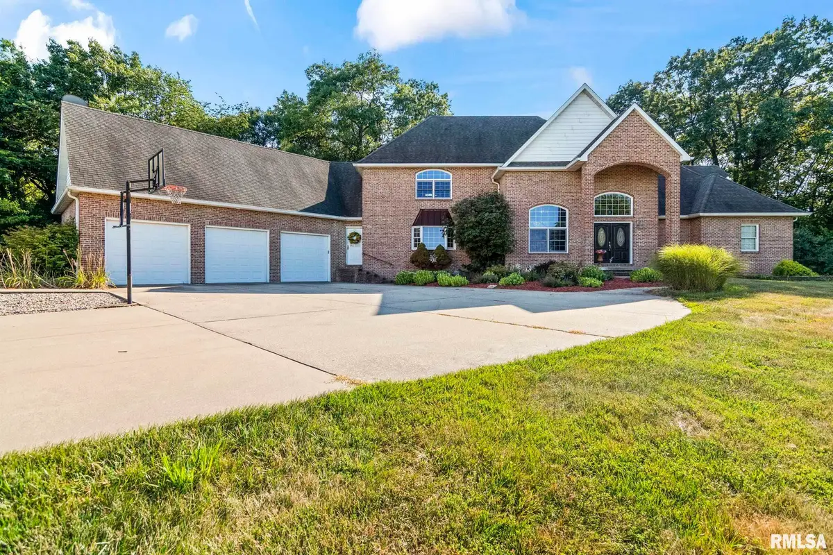 13599 Woodland Drive, Athens, IL 62613 - Image #1