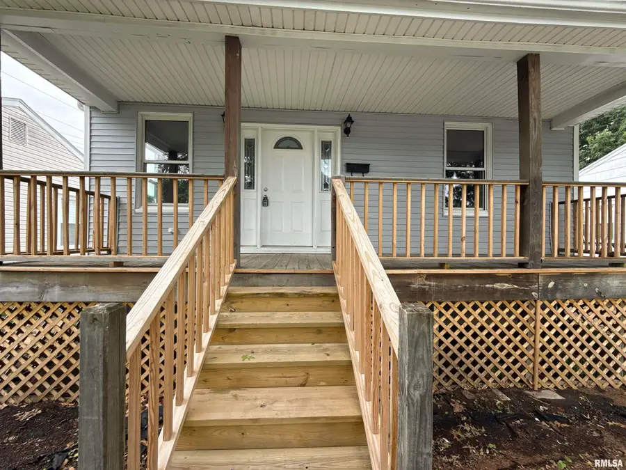 2015 N 19th Street, Springfield, IL 62702 - #2