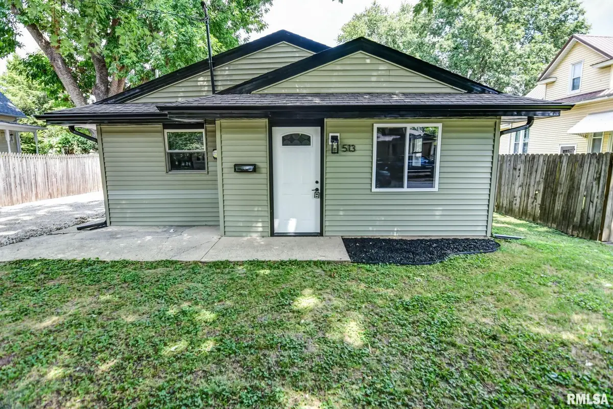 513 E Oak Street, Taylorville, IL 62568 - Image #1