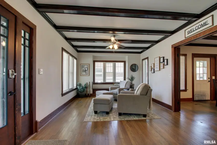 129 E Main Street, Mount Sterling, IL 62353 - Image #2