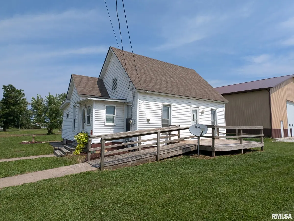 202 E Maple Street, Stronghurst, IL 61480 - Image #1