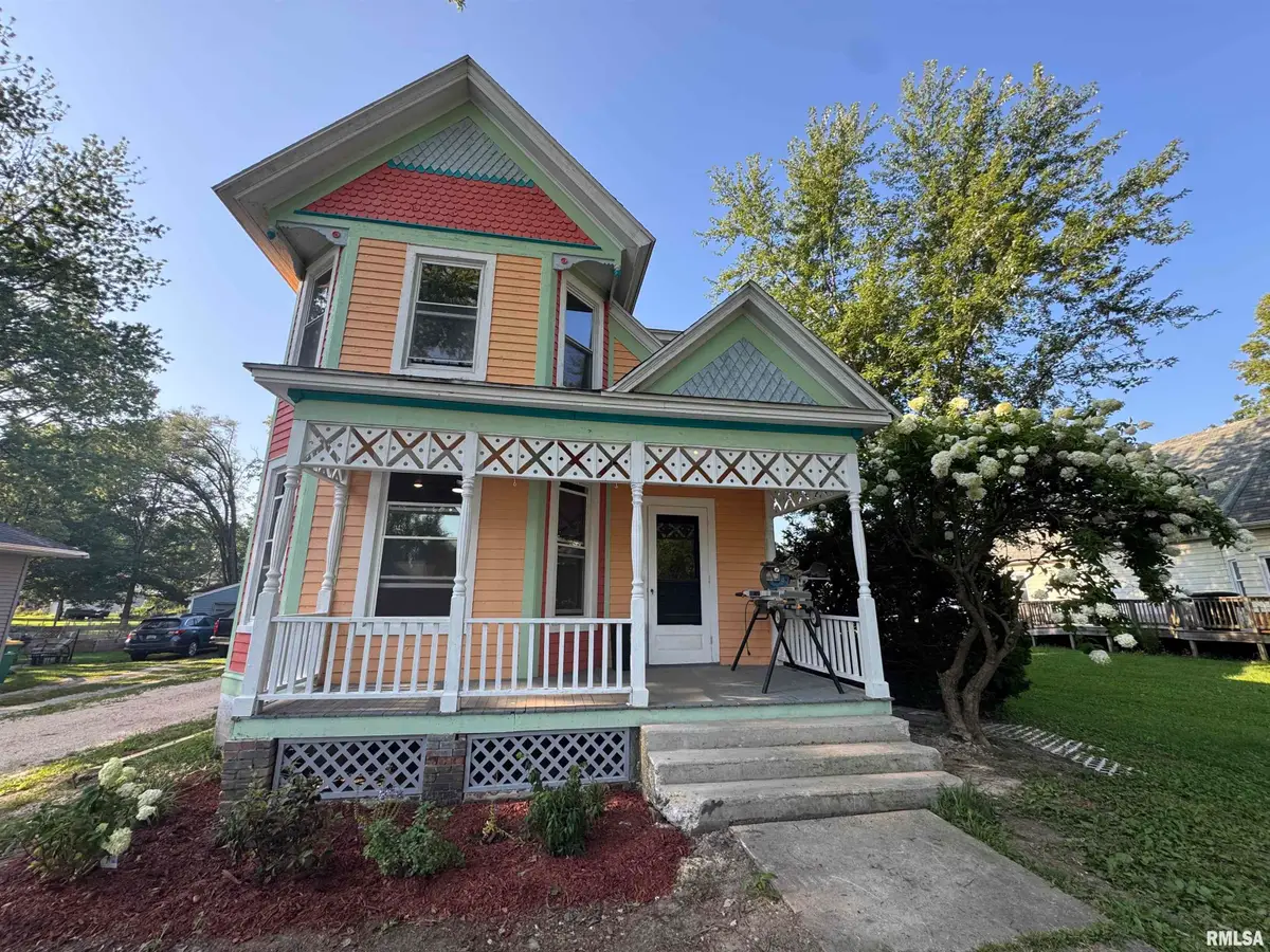 305 E Washington Street, Avon, IL 61415 - #1