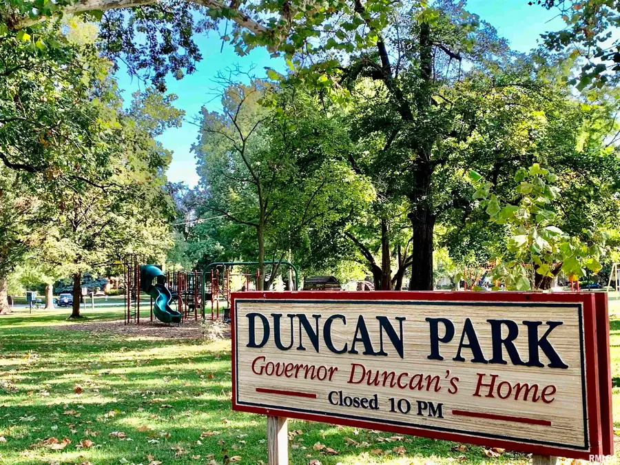 8 Duncan Place, Jacksonville, IL 62650 - Image #3