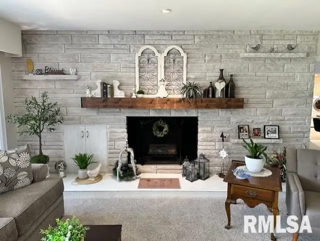 1903 Mound Road, Jacksonville, IL 62650 - Image #3