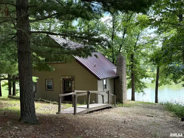 1674 Roundhouse Lane Left, Victoria, IL 61485