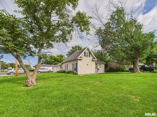 858 N Diamond Street, Jacksonville, IL 62650