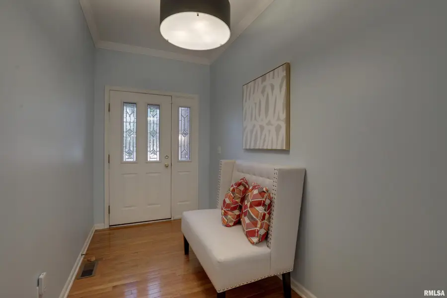 127 Knollwood Drive, Quincy, IL 62301 - Image #2