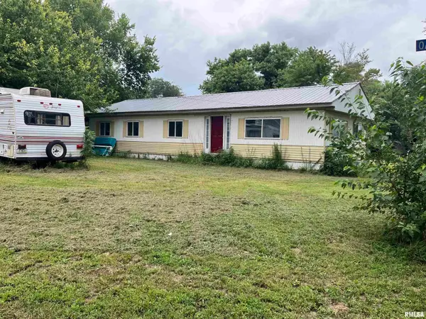 114 Oak Street, Gladstone, IL 61437