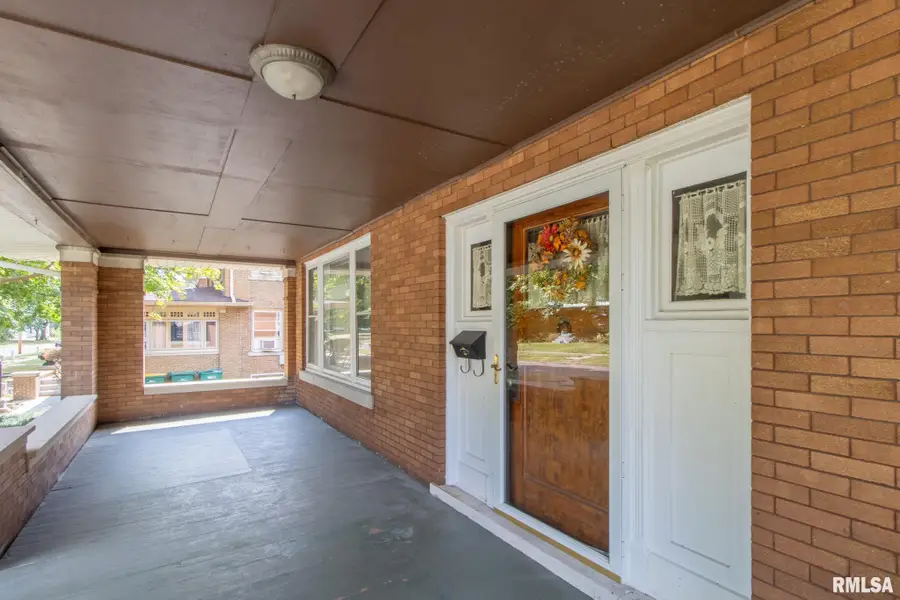 1030 N Cedar Street, Galesburg, IL 61401 - Image #2
