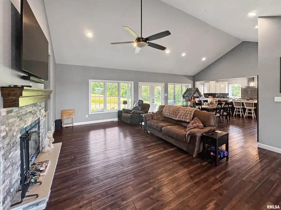 17301 Sandy Bend Road, Rushville, IL 62681 - Image #3