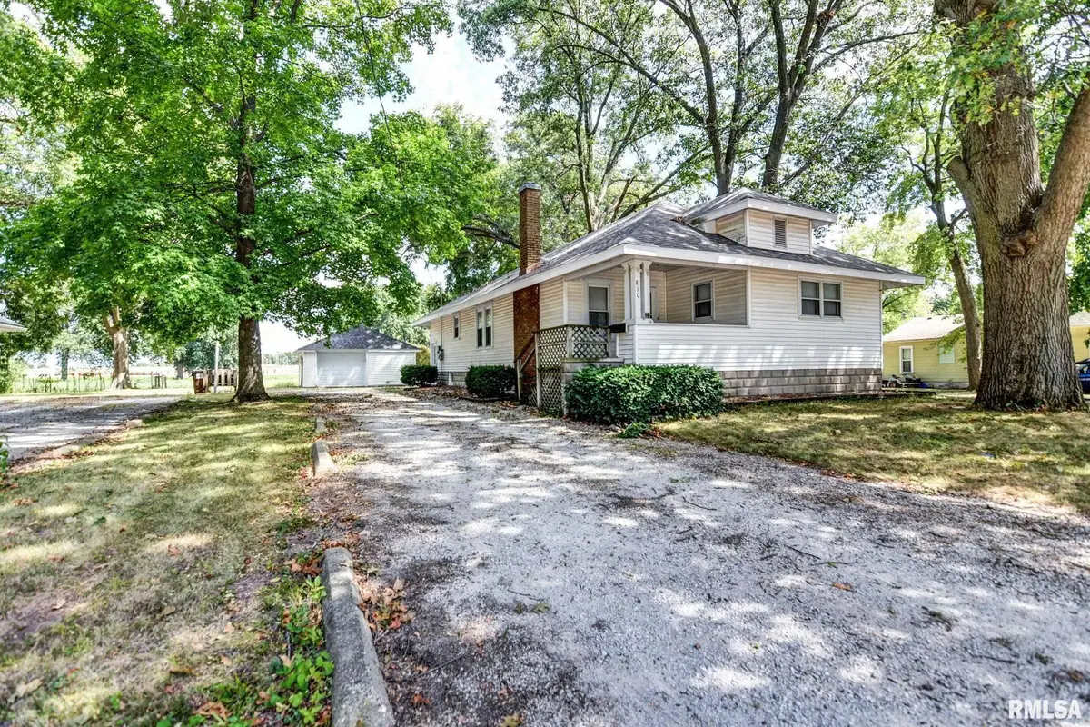 810 N Snodgrass Street, Taylorville, IL 62568 - Image #1
